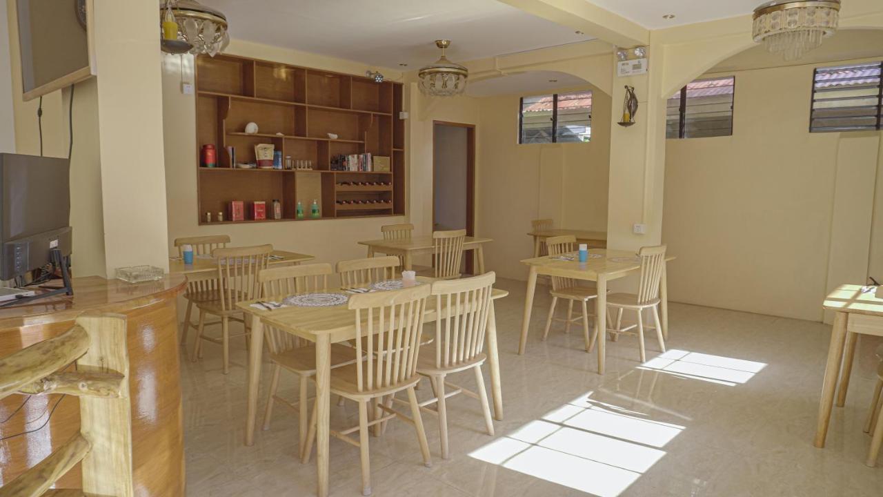 Speed 8 Inn Moalboal Ngoại thất bức ảnh